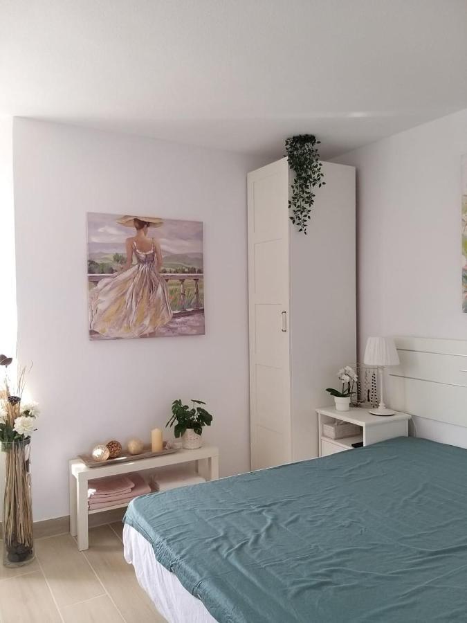 Neu Renoviertes, Huebsches Und Gemuetliches Appartement Mit Balkon Und Meerblick Costa De Antigua Eksteriør billede